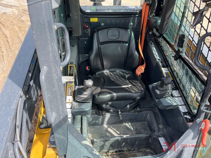 deere-331g-image-12