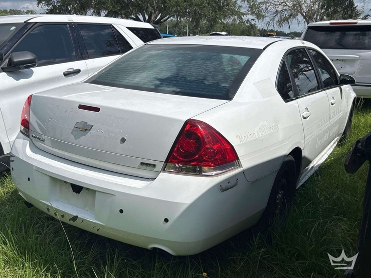 2014-chevrolet-impala-sedan-image-3