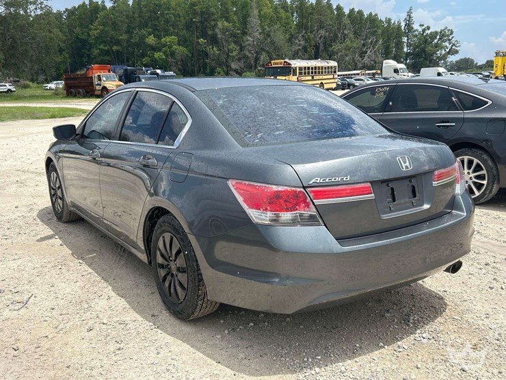 2012-honda-accord-sedan-image-4