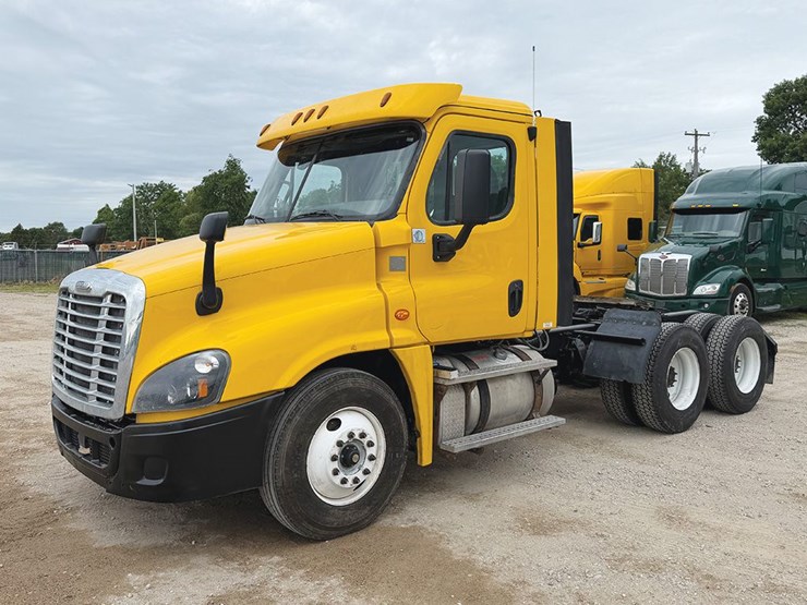 2018-freightliner-cascadia-125-image-1