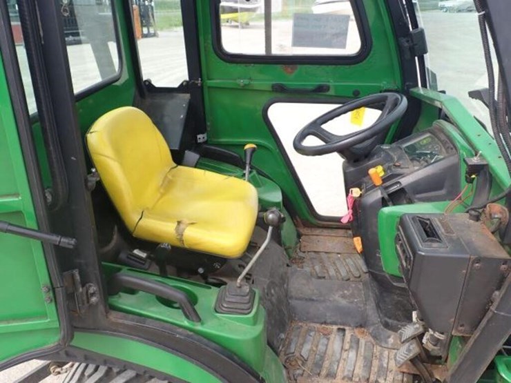 2011-john-deere-1023e-image-33