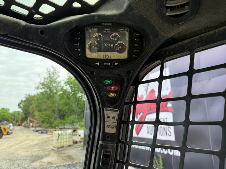 bobcat-t870-image-24