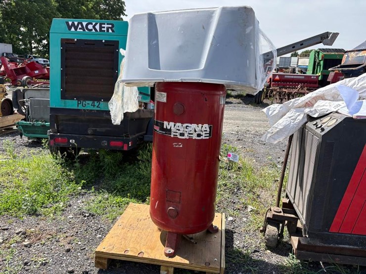 60gal-240v-air-compressor-image-1