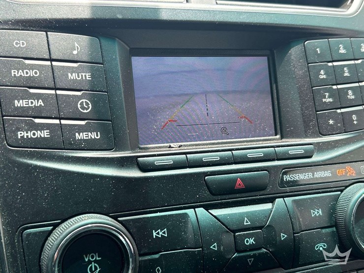 2016-ford-explorer-image-19