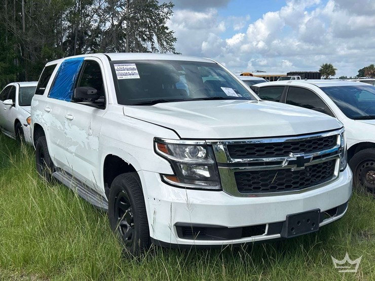 2015-chevrolet-tahoe-image-2