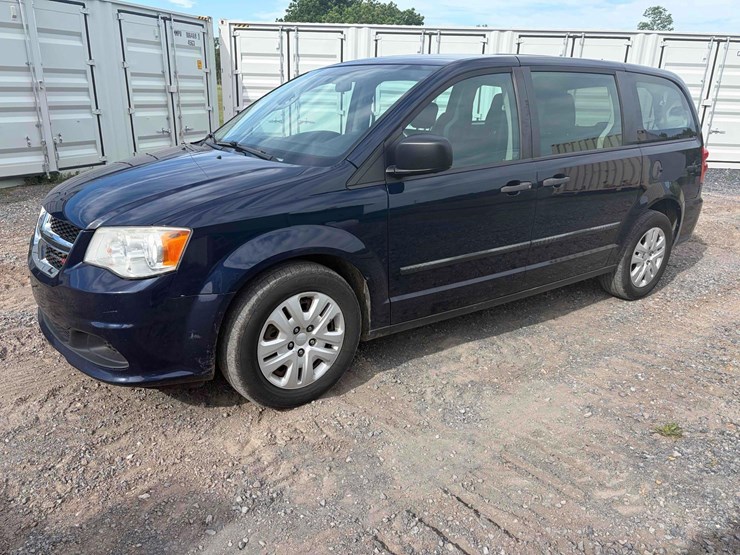 2014-dodge-caravan-image-1