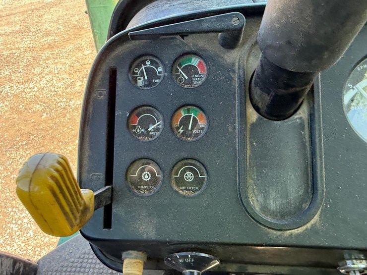 john-deere-4040-image-24