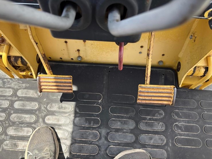 2012-komatsu-d21p-image-15