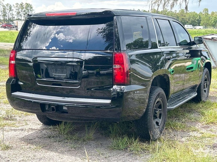 2018-chevrolet-tahoe-image-3
