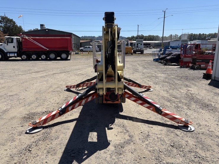 2016-jlg-x500aj-image-5