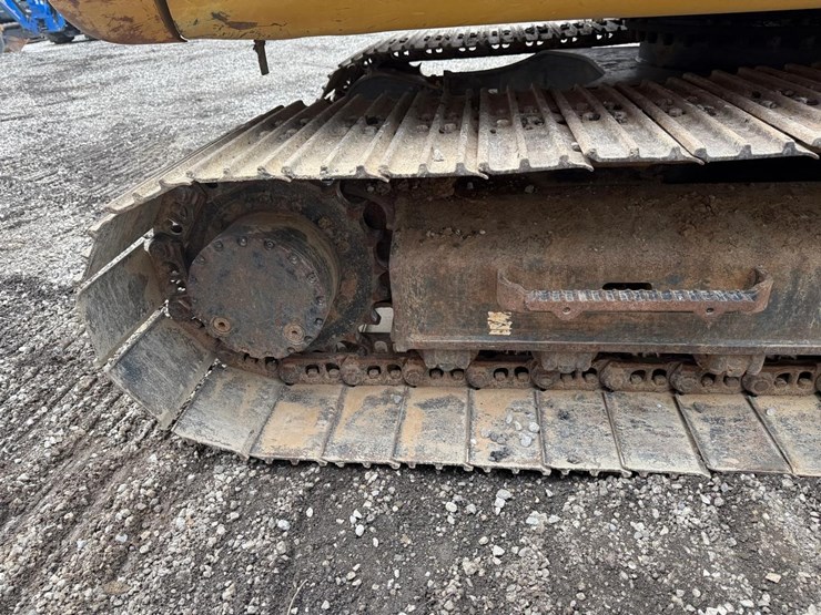 2015-caterpillar-313flgc-image-11
