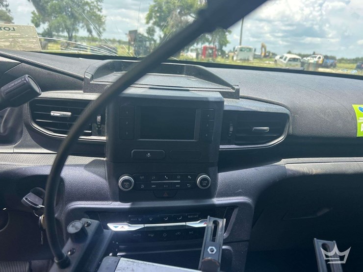 2021-ford-explorer-image-12
