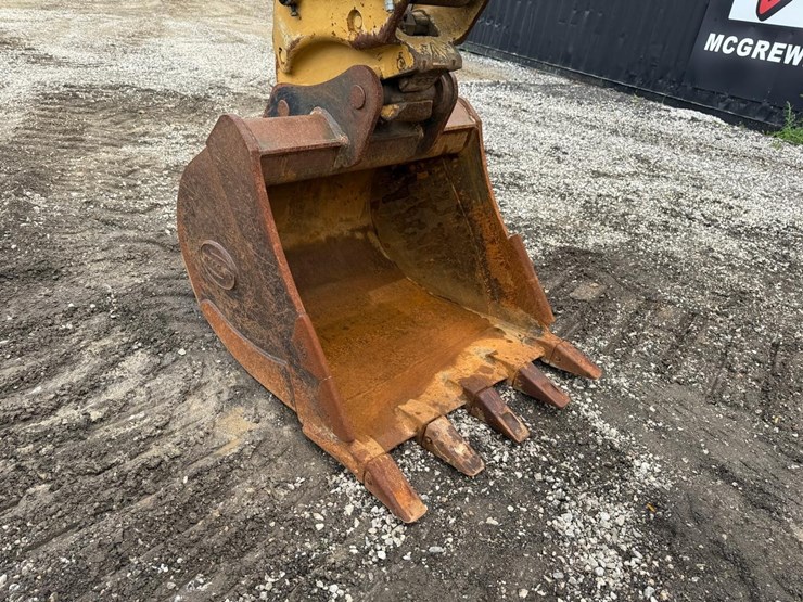 2015-caterpillar-313flgc-image-8