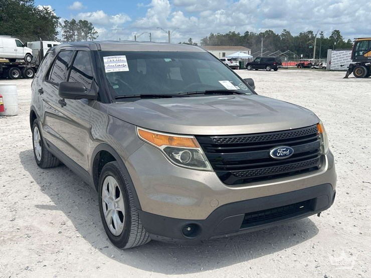 2015-ford-explorer-image-2