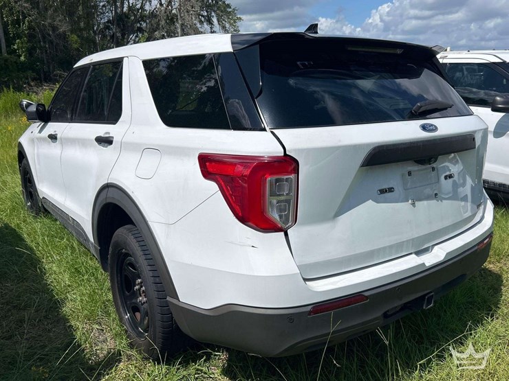2020-ford-explorer-image-2
