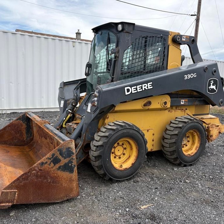 DEERE 330G