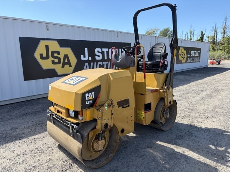 2009-caterpillar-cb24-image-1
