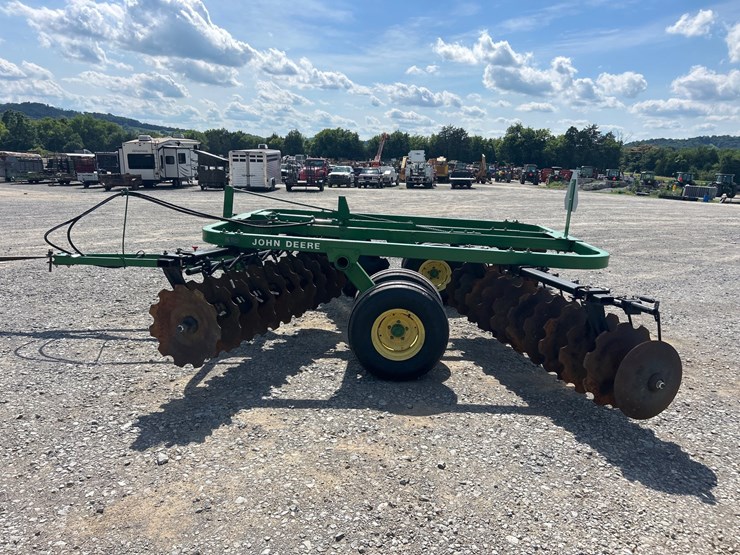 john-deere-210-image-6