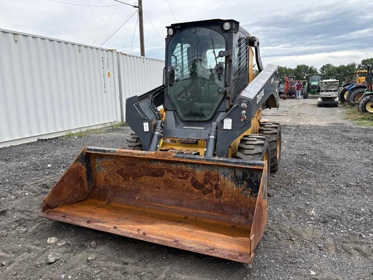 deere-330g-image-3