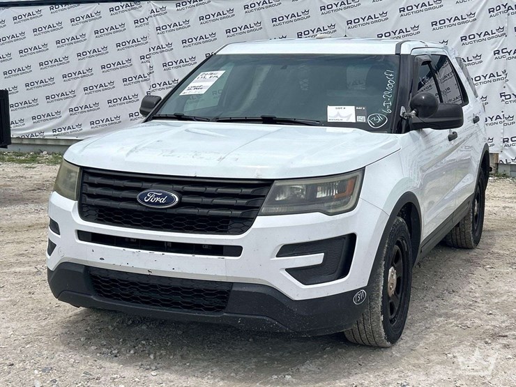 2016-ford-explorer-image-1