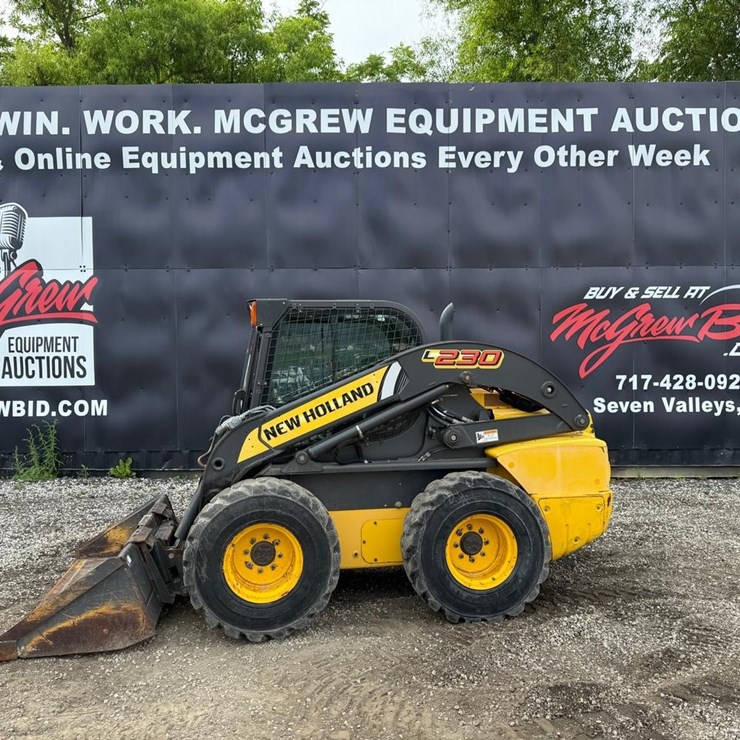 2015 NEW HOLLAND L230
