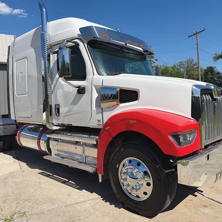 2024 WESTERN STAR 49X