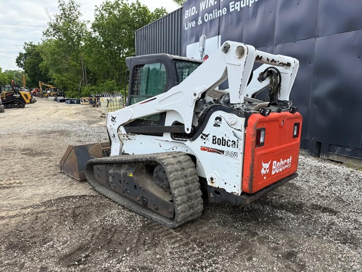 bobcat-t870-image-2