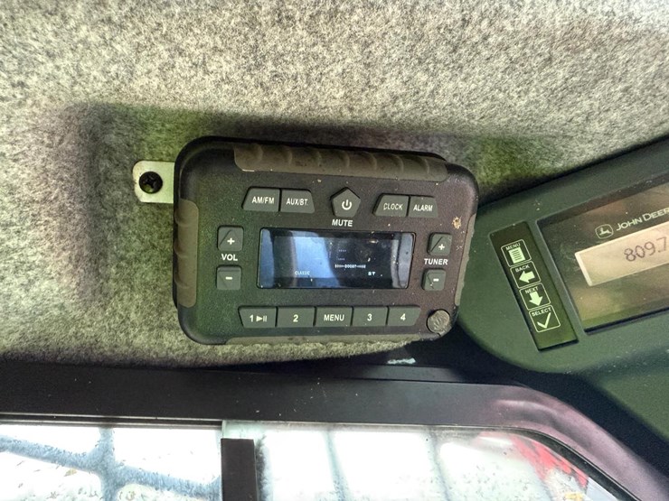 2021-deere-325g-image-26