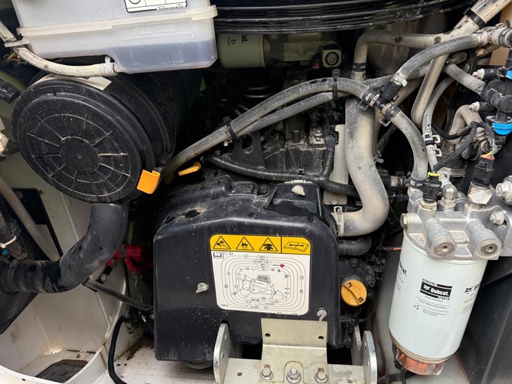 2022-bobcat-t76-image-15