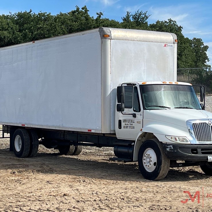 2004 INTERNATIONAL DURASTAR 4300