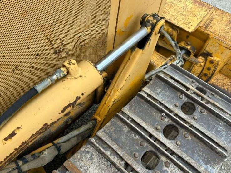 1985-john-deere-450e-image-28