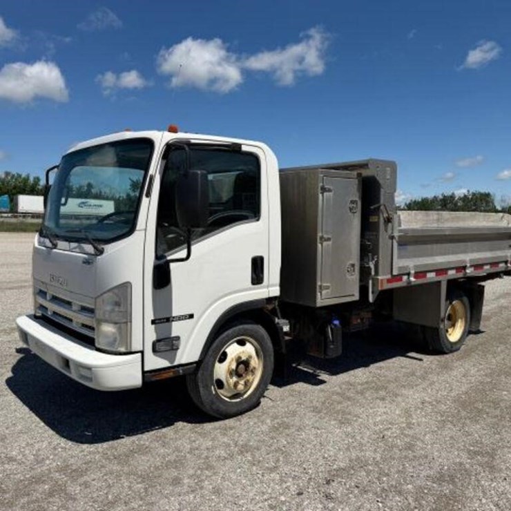2015 ISUZU NRR