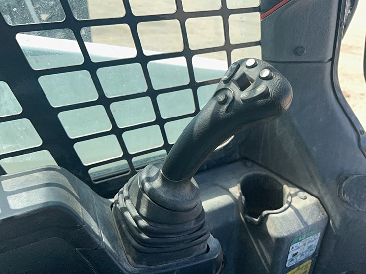 2021-bobcat-s62-image-14