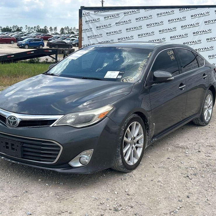 2015 Toyota Avalon Sedan