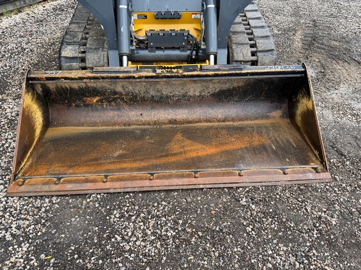 2021-deere-331g-image-9