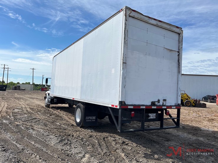 2004-international-durastar-4300-image-3