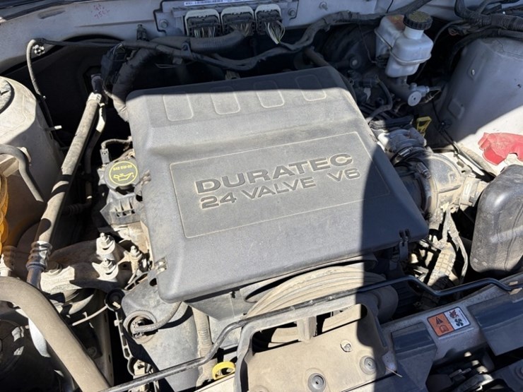 2010-ford-escape-image-11