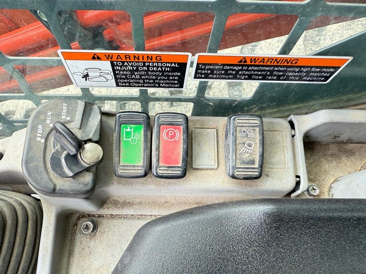 2020-kubota-svl95-2s-image-24