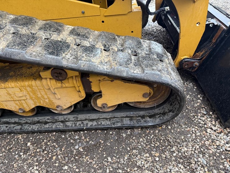 2022-caterpillar-299d3-image-14