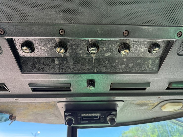 john-deere-4040-image-31