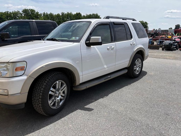 2010-ford-explorer-image-3