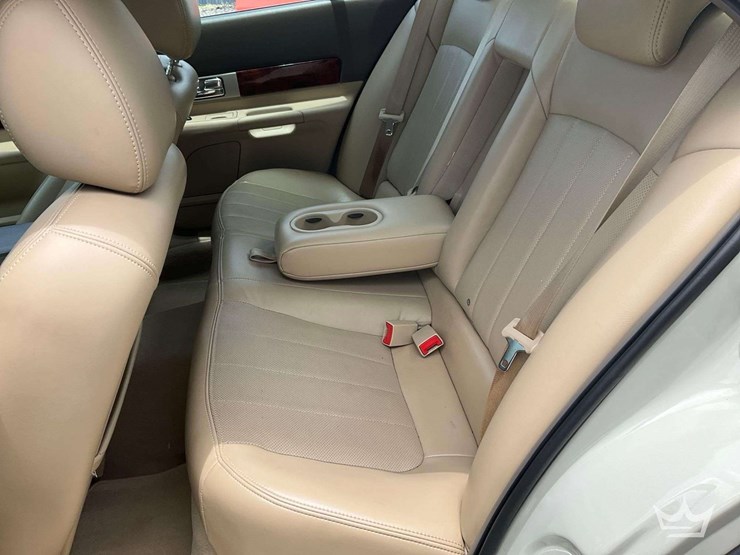 2006-lincoln-ls-sedan-image-21