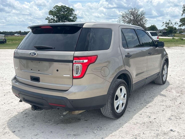 2015-ford-explorer-image-4