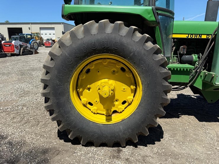 john-deere-4040-image-13