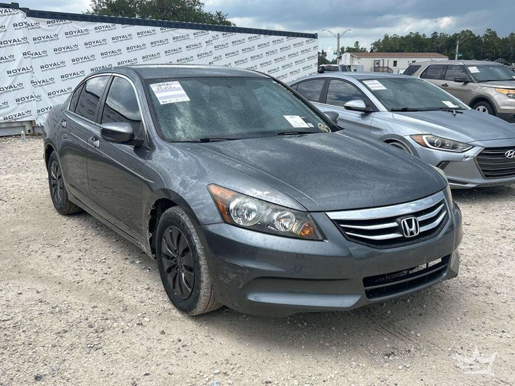 2012-honda-accord-sedan-image-2