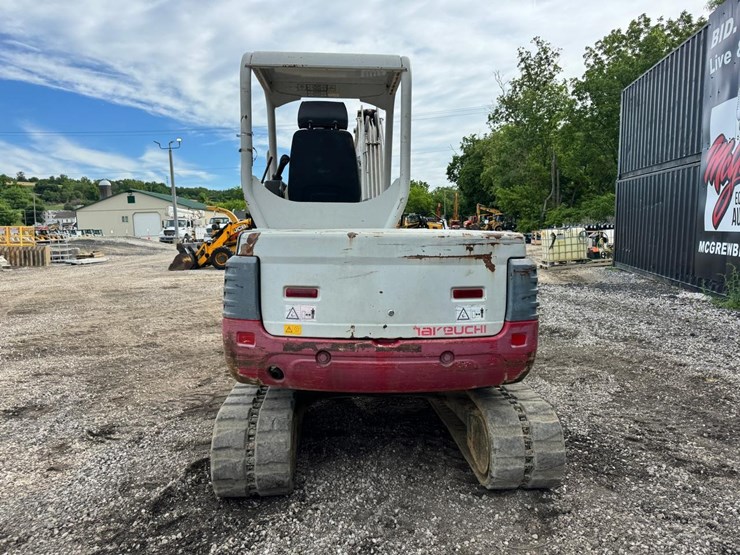 takeuchi-tb250-image-5