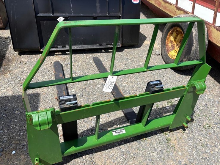 john-deere-kivel-pallet-fork-attachment-image-3