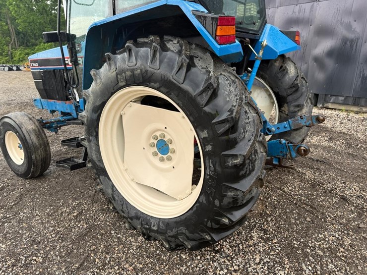 ford-7740-image-16
