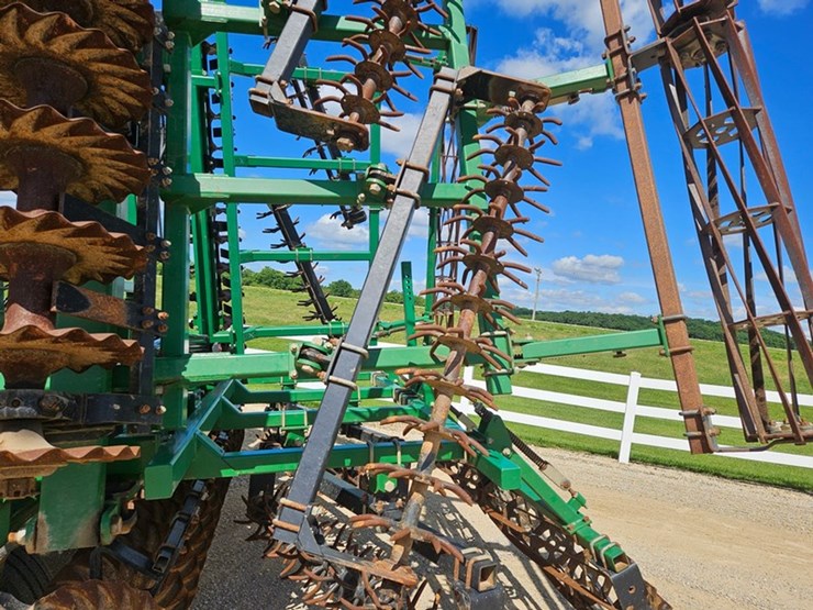 great-plains-3000tt-image-35