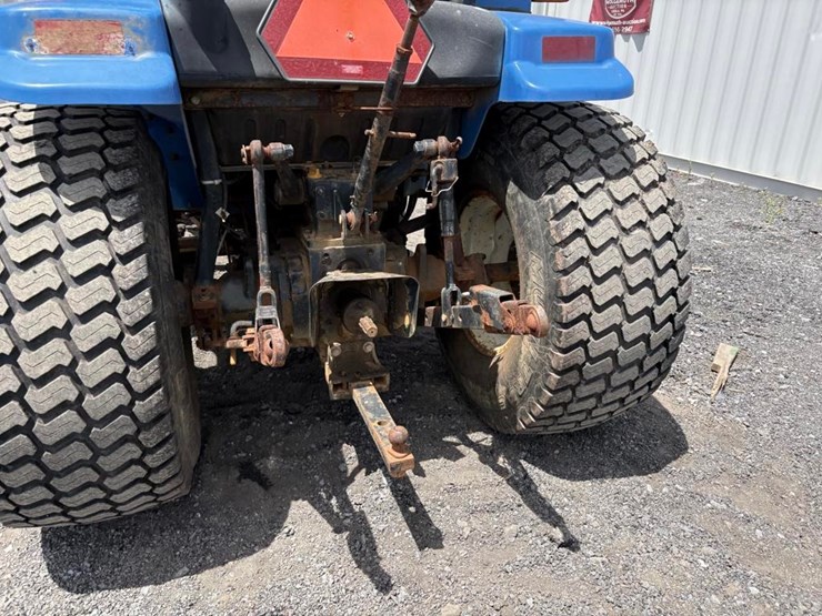 new-holland-tc45-image-17
